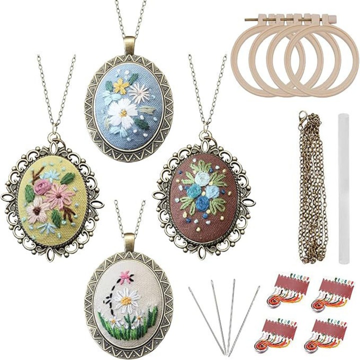 Set 4 kituri coliere brodate, mini cruciulite, multicolor, 4x4cm