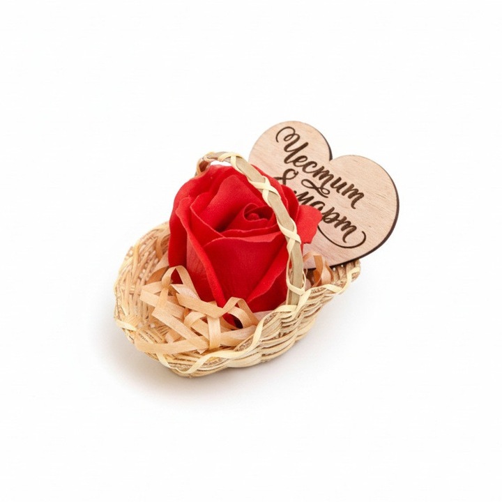 Декоративна мини кошничка с червена роза и дървено сърце Честит 8-ми март