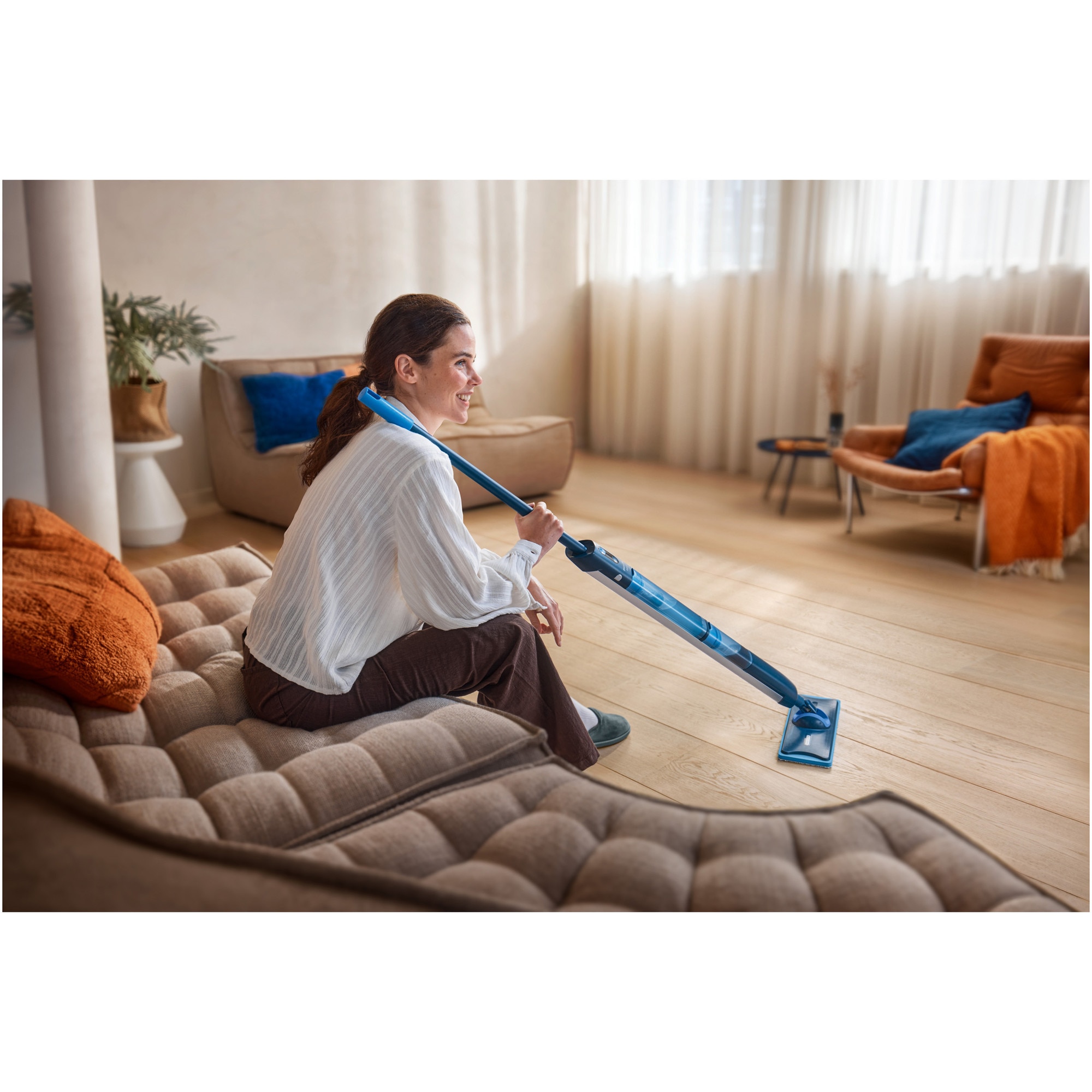 Philips Akku-Wischmopp OneUp elektrischer Wischer 5000 Series XV5113/01, 7,2 W, beutellos, 70 min Akku-Laufzeit, inkl. 1 Pad und 40 ml Reiniger Philips Akku-Wischmopp OneUp elektrischer Wischer 5000 Series XV5113/01, 7,2 W, beutellos, 70 min Akku-Laufzeit, inkl. 1 Pad und 40 ml Reiniger