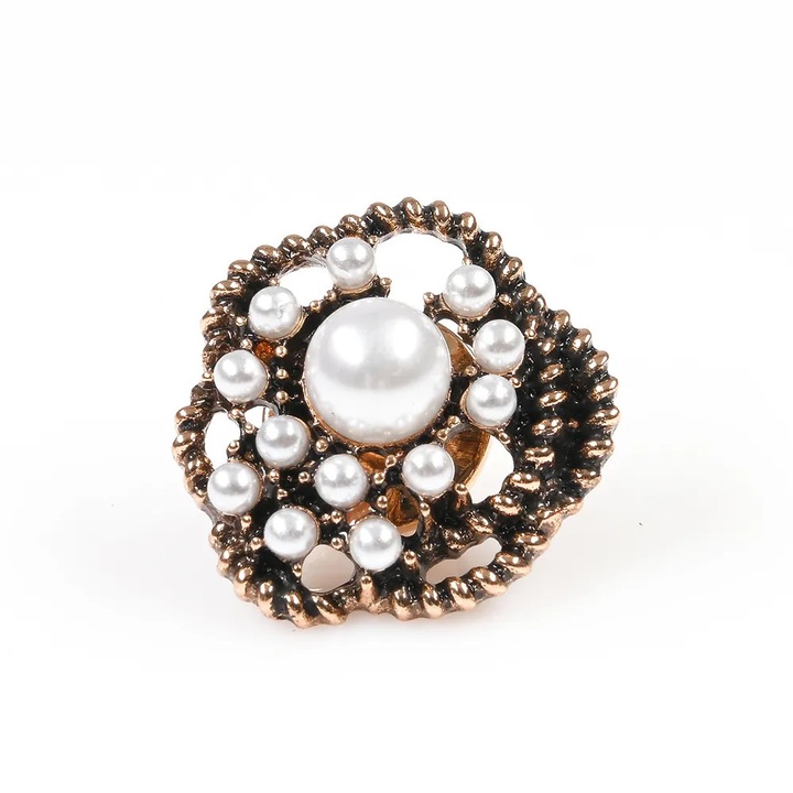 Brosa martisor floare vintage cu perle decorative