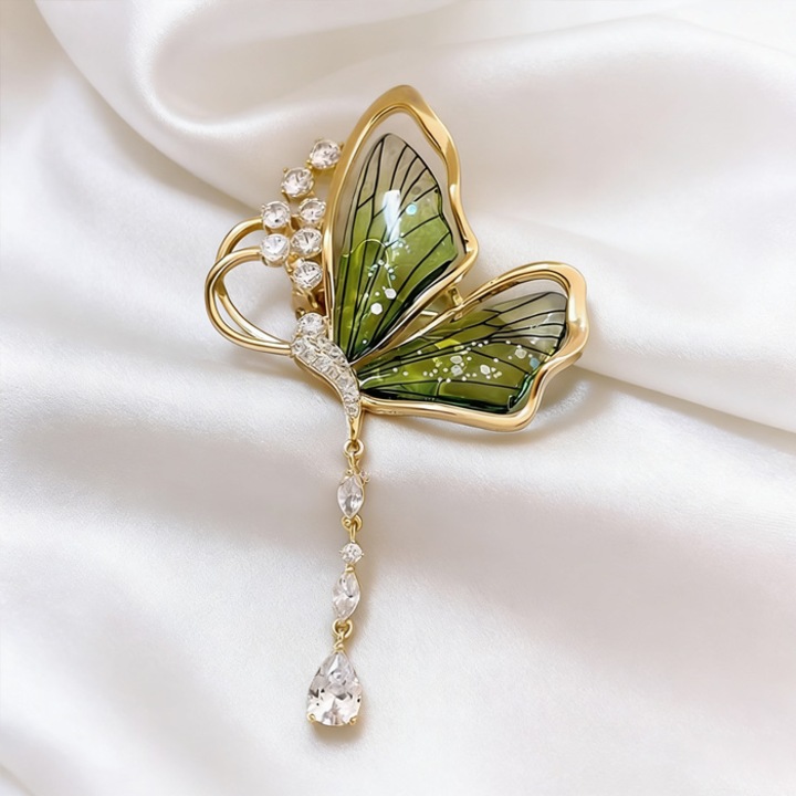 Brosa eleganta cu fluture verde si ciucure de cristal, AeroStrideX, 6.5x4cm, metal aurit