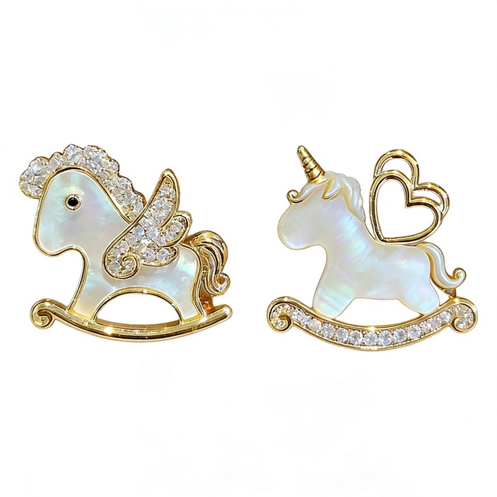 Set 2 brose cuponi, Unicorn si Pegasus, metal placat cu aur, scoica naturala, 3.4x2.9cm