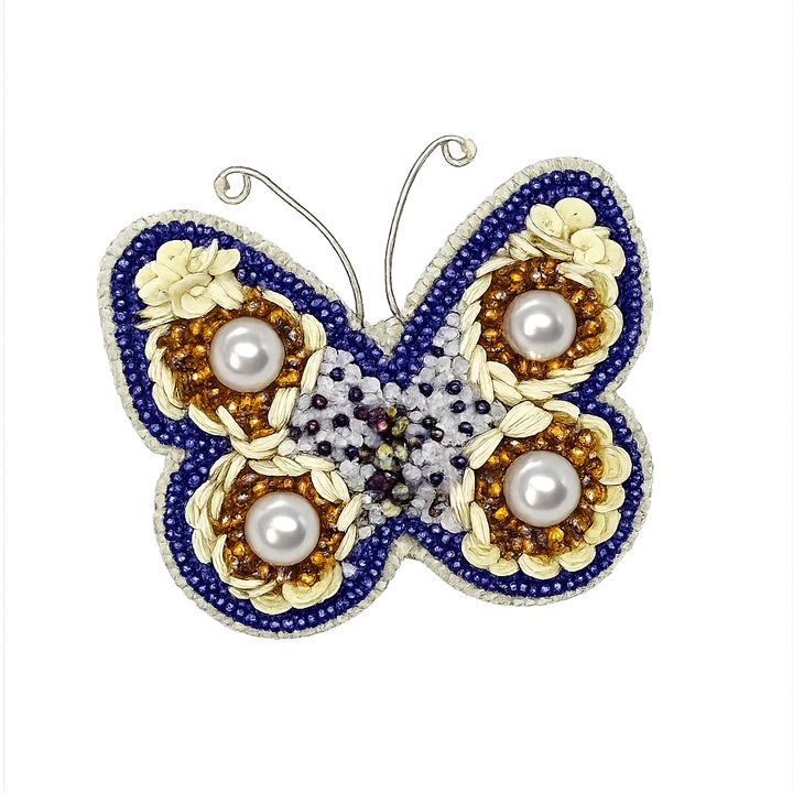 Brosa Fluture Eleganta Handmade cu Margele si Perle Decorative, Amma Design