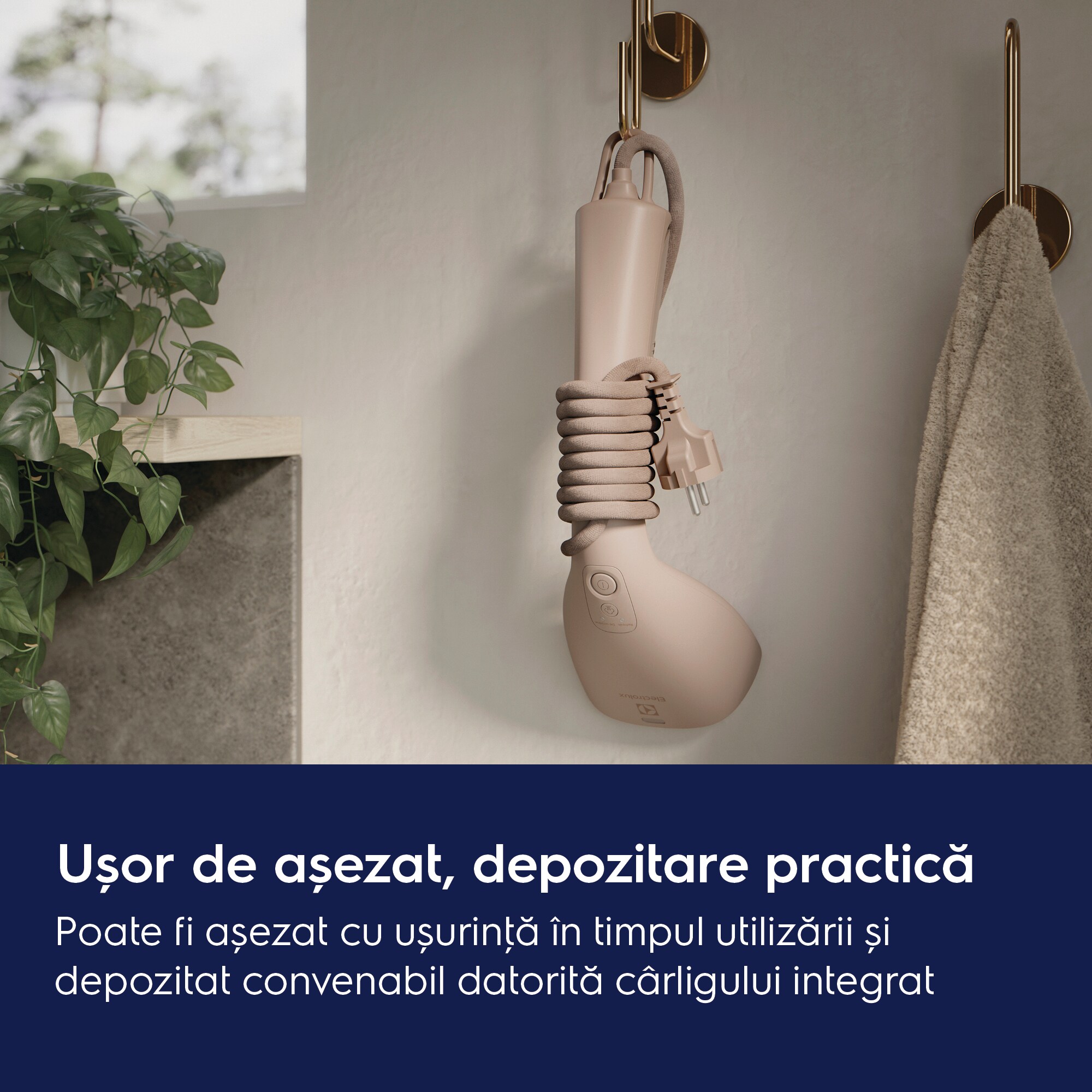 Aparat de calcat vertical cu abur Electrolux E7HS2-8WB, 1600W, jet de abur 28gr/min, rezervor detasabil 100 ml, cablu 3 m, talpa ceramică Glissium, husa, Beige