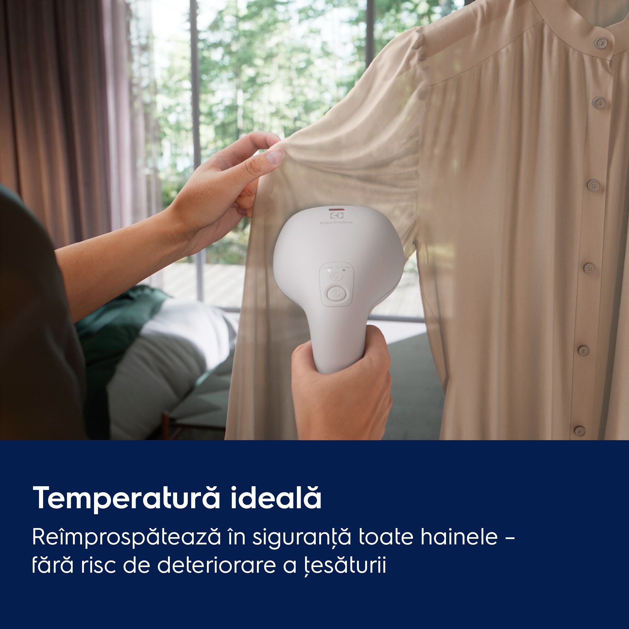 Aparat de calcat vertical cu abur Electrolux E7HS2-8WB, 1600W, jet de abur 28gr/min, rezervor detasabil 100 ml, cablu 3 m, talpa ceramică Glissium, husa, Beige