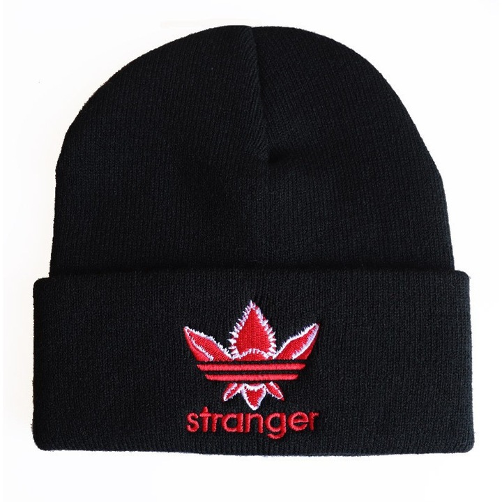 Плетена шапка STRANGER THINGS, черна с флорален мотив, размер 55x60см