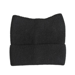 Caciuli si palarii dama