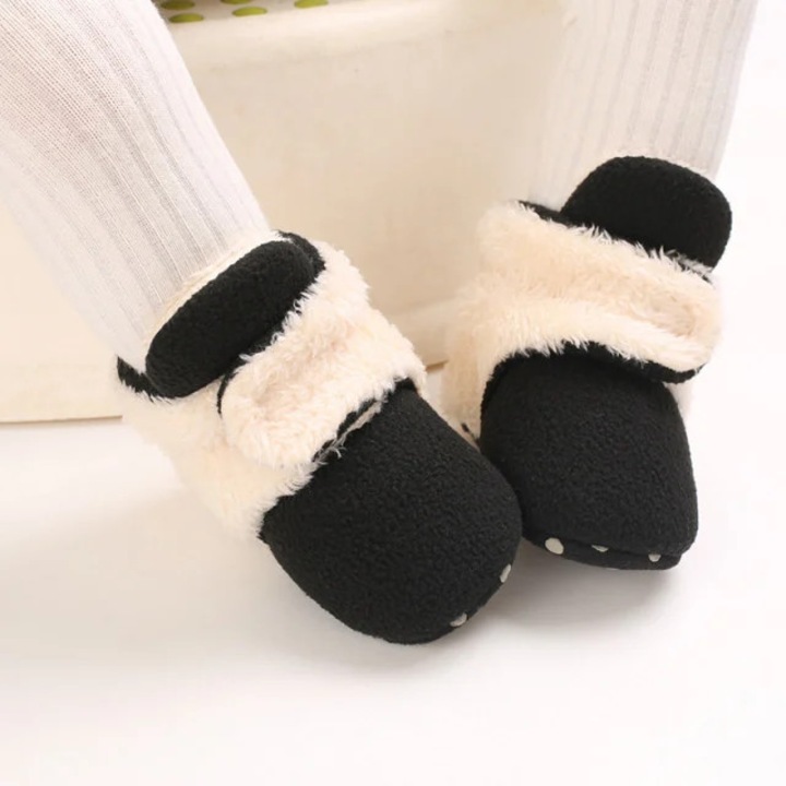 Cizmulite plusate crem cu negru pentru bebelusi, Multicolor, 18 EU