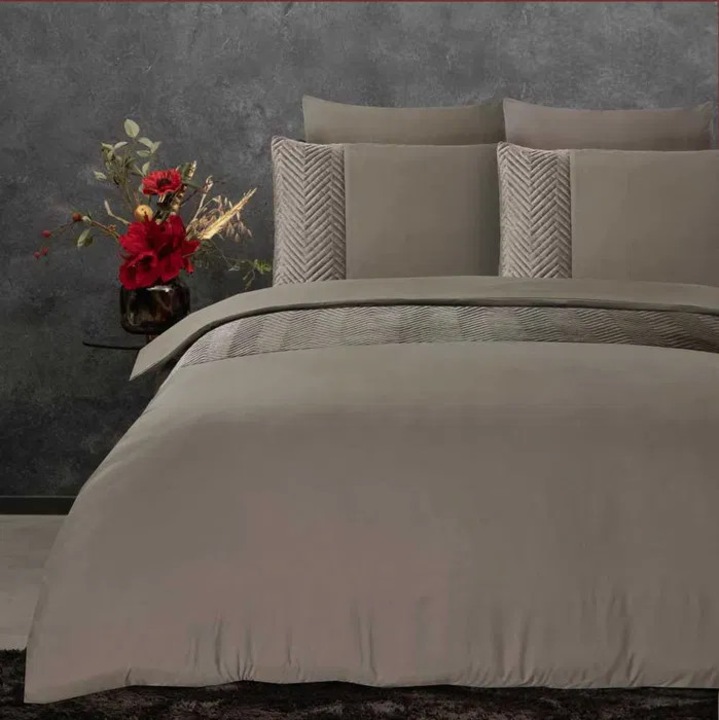 Set lenjerie pat Velvet Crossline, Catifea, 1 x husa pilota 140x200/220 cm, 1x fata de perna 60x70 cm, Lavabila, Antialergica, culoare Taupe