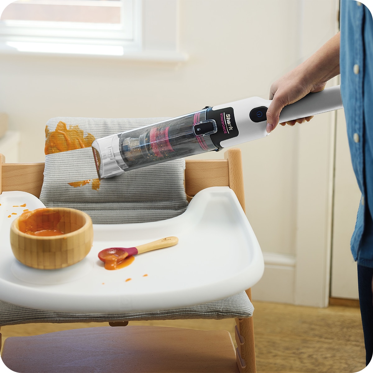 Aparat portabil de curatat pete StainForce Shark HX100EU, pentru covoare, tapițerie, saltele si interior auto, aspirare umeda, sistem spray-extractie pentru pete dificile, rezervor 0,14 L, putere 100 W