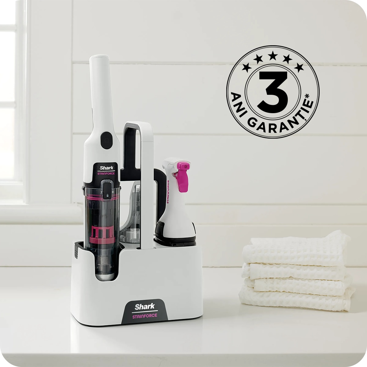 Aparat portabil de curatat pete StainForce Shark HX100EU, pentru covoare, tapițerie, saltele si interior auto, aspirare umeda, sistem spray-extractie pentru pete dificile, rezervor 0,14 L, putere 100 W