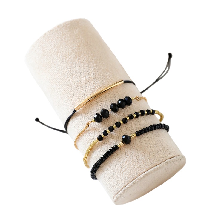 Set 4 bratari dama cu margele negre si detalii aurii, ajustabile