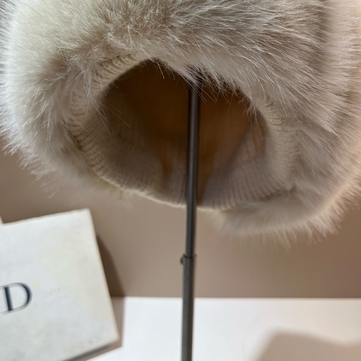 Дамска зимна шапка с котешки уши, от заешка козина, цвят мока