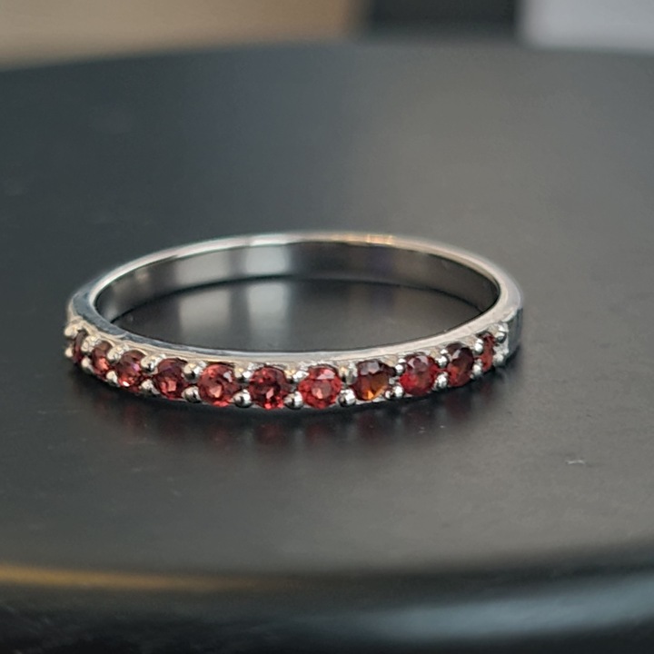 Inel argint 925, argint rodiat, cu piatra Granat, dimensiune 18.2mm(US8), cu piatra semipretioasa