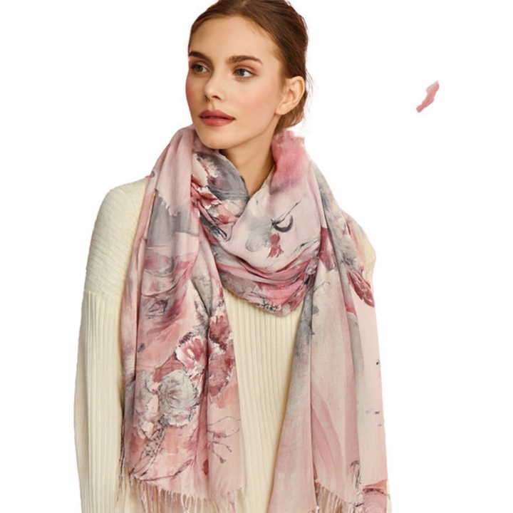 Sal dama elegant roz imprimeu de fluturi, 180x70 cm, 100% poliester – accesoriu versatil pentru tinute casual si de seara, Agrafka unisize