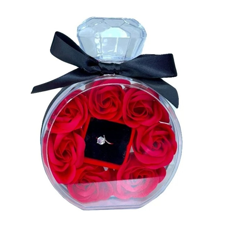 Романтичен подаръчен комплект Casa Shop, изкуствени червени рози, пръстен от неръждаема стомана с цирконий, прозрачна кутия