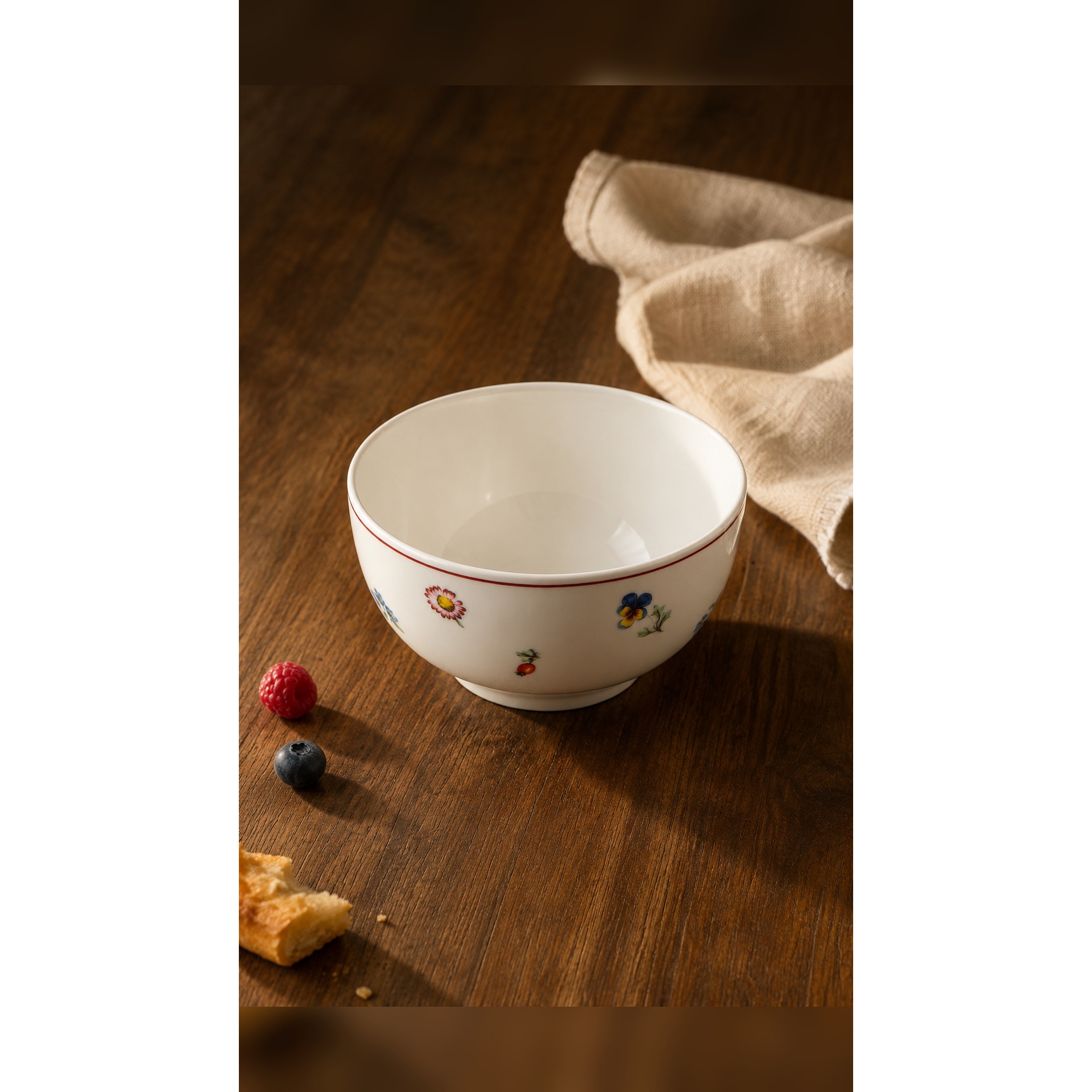 Bol de porțelan european floral, 650 ml