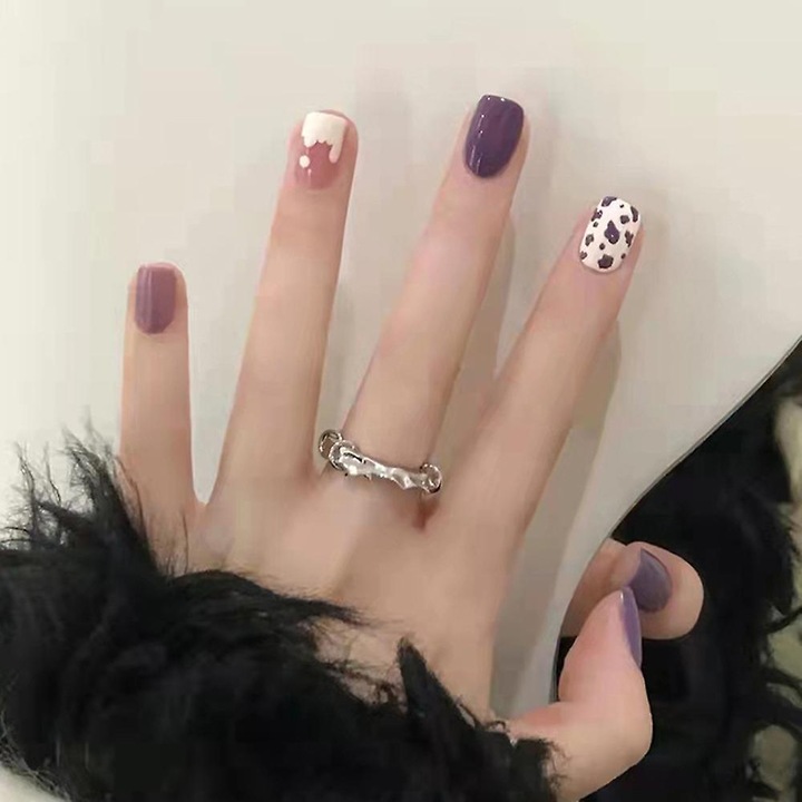 Set unghii false 24 bucati, violet cu dungi, lipici gel