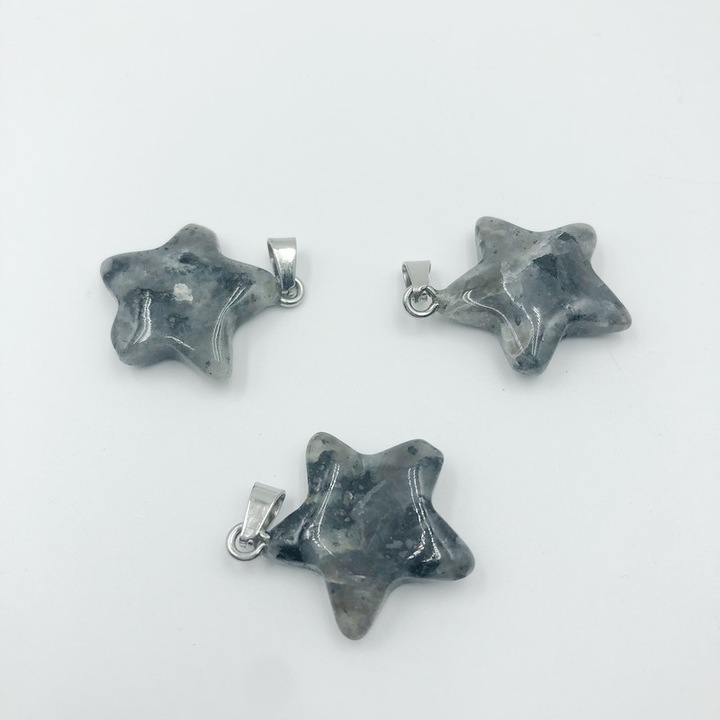 Pandantiv stea din Labradorit Negru, 20mm, piatra naturala, finisaj lucios, culoare gri inchis cu reflexii argintii