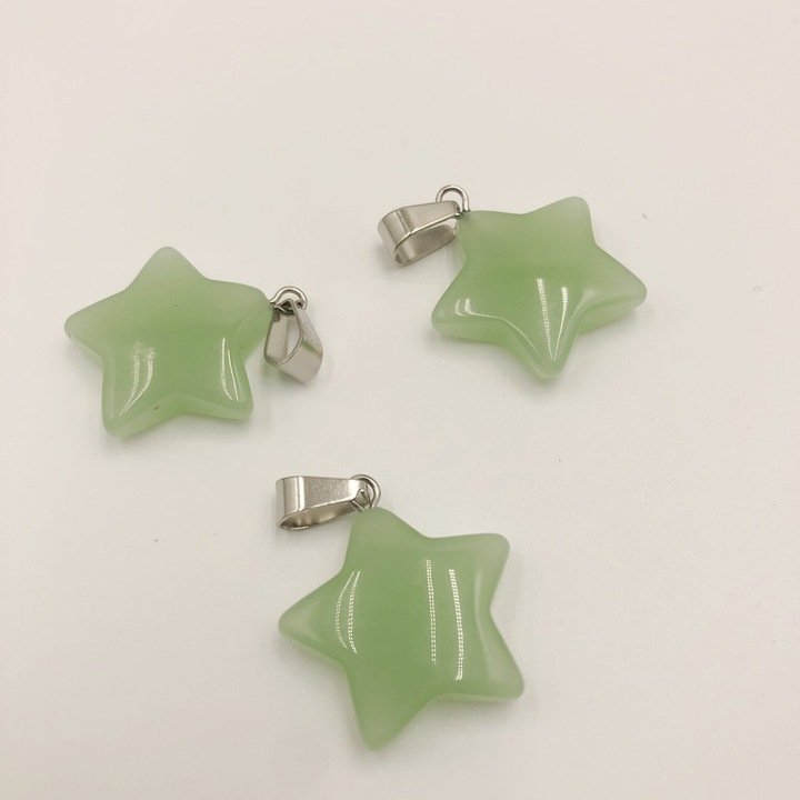Pandantiv stea 20mm din piatra luminoasa verde, finisaj lucios, forma de stea
