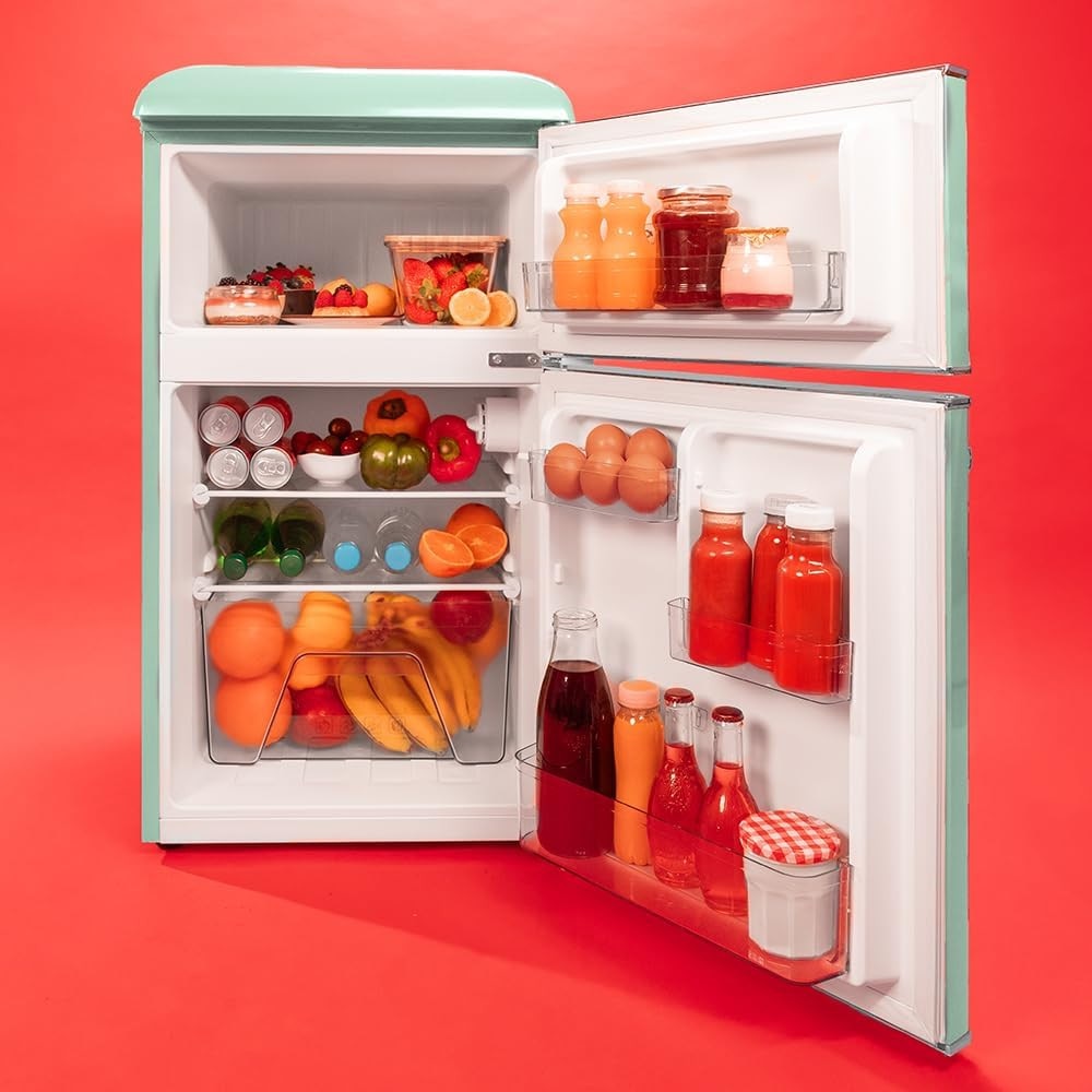 Mini frigider Retro Cecotec, Bolero CoolMarket Mini, Total No Frost, 86 litri, H 89.3 cm, congelator 26 litri, 2 rafturi sticla securizata, 1 sertar pentru fructe/legume cu control temperatura/umiditate, 3 compartimente usa, verde