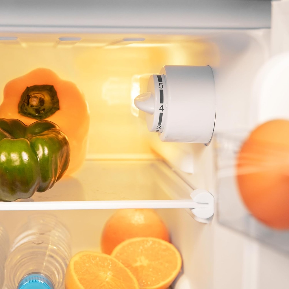 Mini frigider Retro Cecotec, Bolero CoolMarket Mini, Total No Frost, 86 litri, H 89.3 cm, congelator 26 litri, 2 rafturi sticla securizata, 1 sertar pentru fructe/legume cu control temperatura/umiditate, rosu