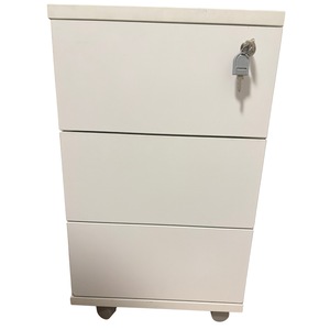 Polcok, szekrények és öltözők