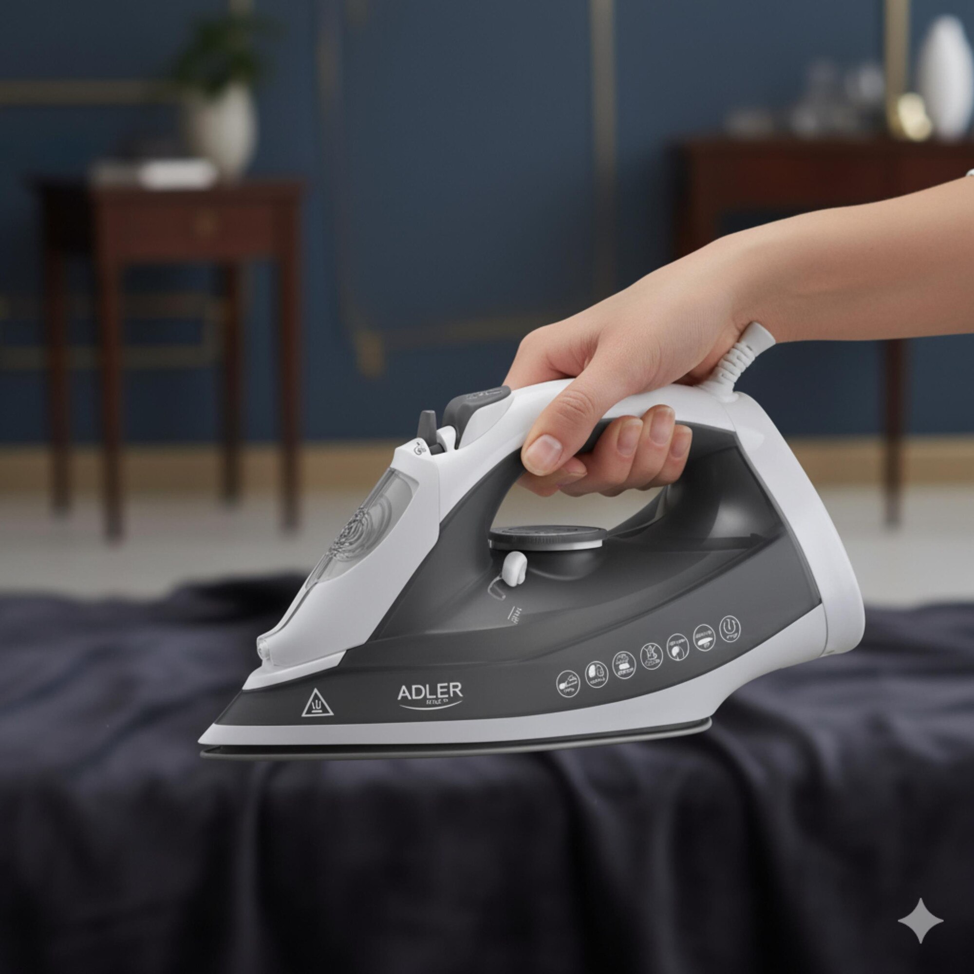 Fier de călcat cu aburi Adler AD5051, 2600W, talpă ceramică, rezervor mare 600 ml, alb, 23.2x11.8 cm