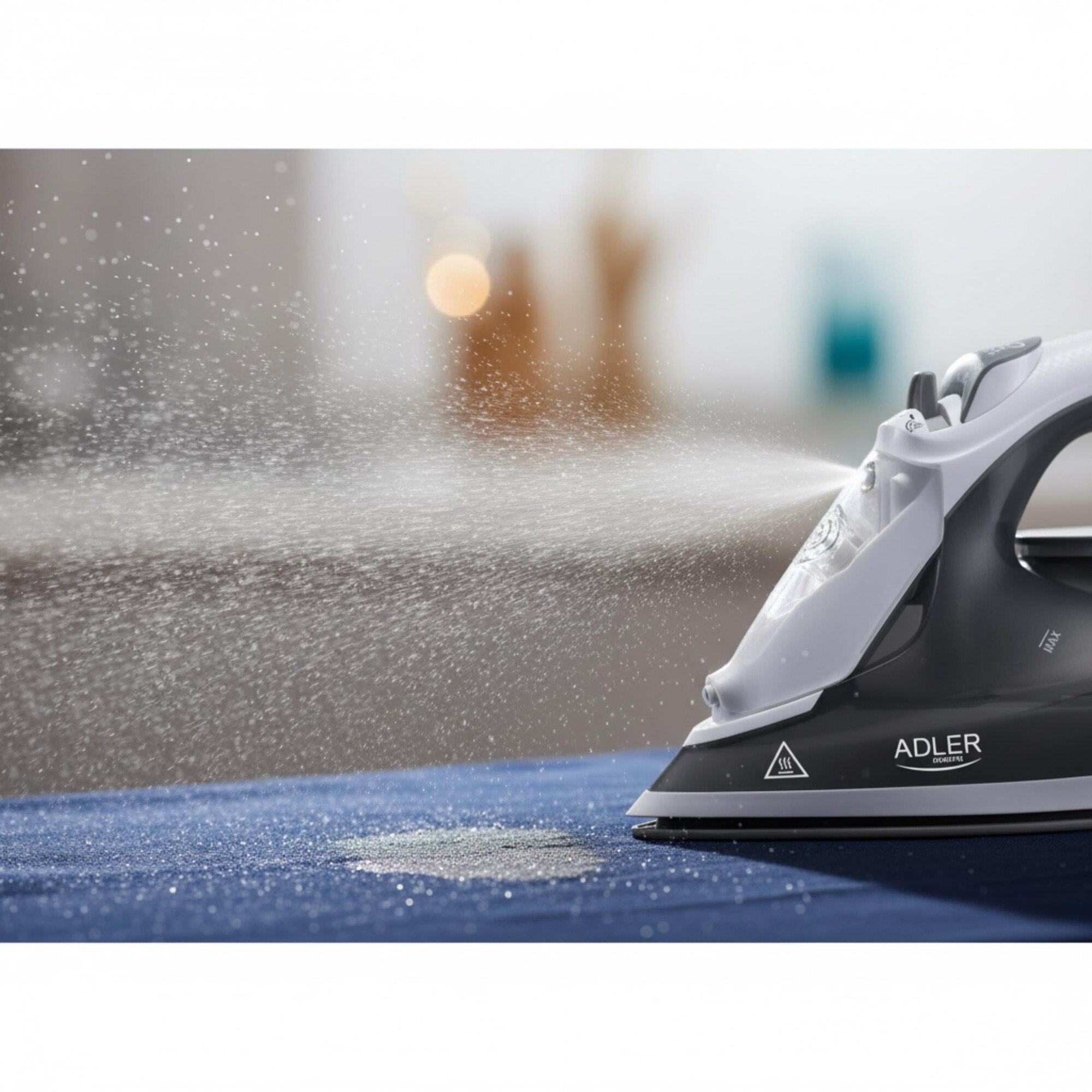 Fier de călcat cu aburi Adler AD5051, 2600W, talpă ceramică, rezervor mare 600 ml, alb, 23.2x11.8 cm