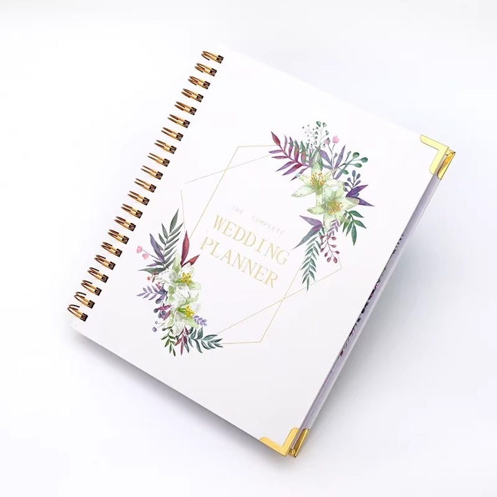 Esküvőszervező Agenda, Wedding Planner, BOMSTOM, Tartalmaz esküvői tervező matricákat, 132 oldal, 24 x 29 cm, Többszínű