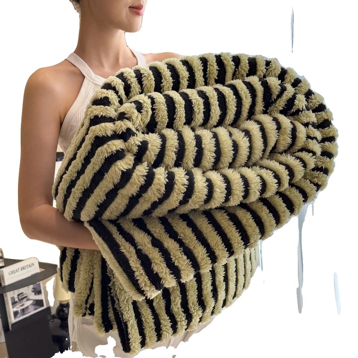 Patura din fleece, design in dungi, 2.0x2.3m, negru-verde