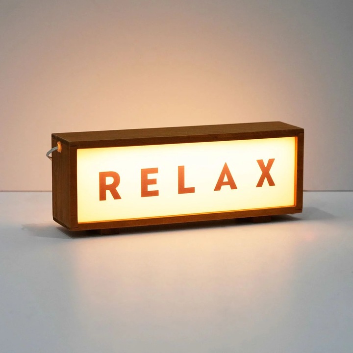LED neon lámpa fa panellel "RELAX", téglalap alakú, 26,5x6x10cm, fa színű
