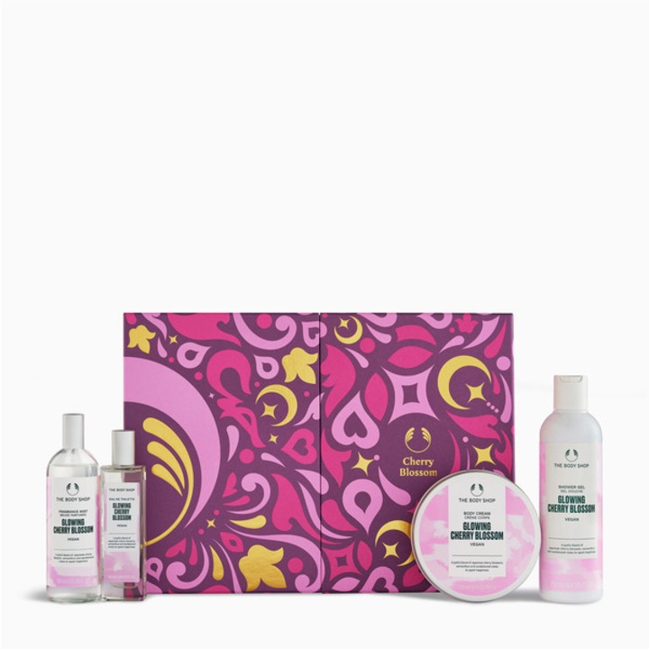 Set cadou The Body Shop Cherry Blossom, gel de dus 250ml, spray de corp 100ml, crema de corp 200ml, apa de toaleta 50ml