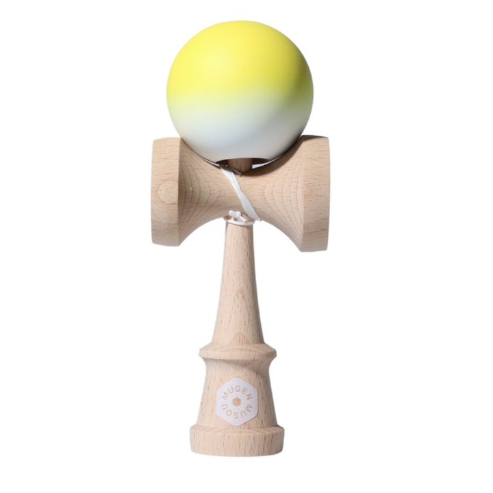 Кендама MUGEN MUSOU RAINBOW – Жълта, Естествено Дърво, Сменяем Връх, Матово Покритие, Произведена в Япония