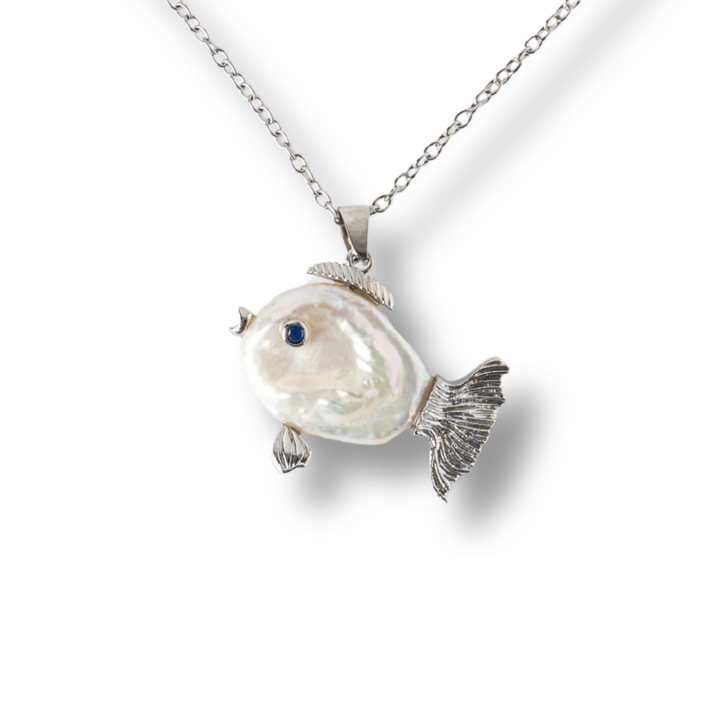 Echilibru si Puritate – Colier Peste cu Perla Naturala, Placat Argintiu