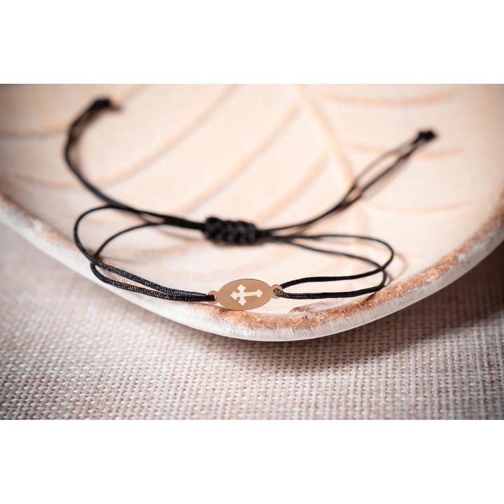 Bratara cu snur si disc oval cu cruciulita din aur 585 14k, BRSN63