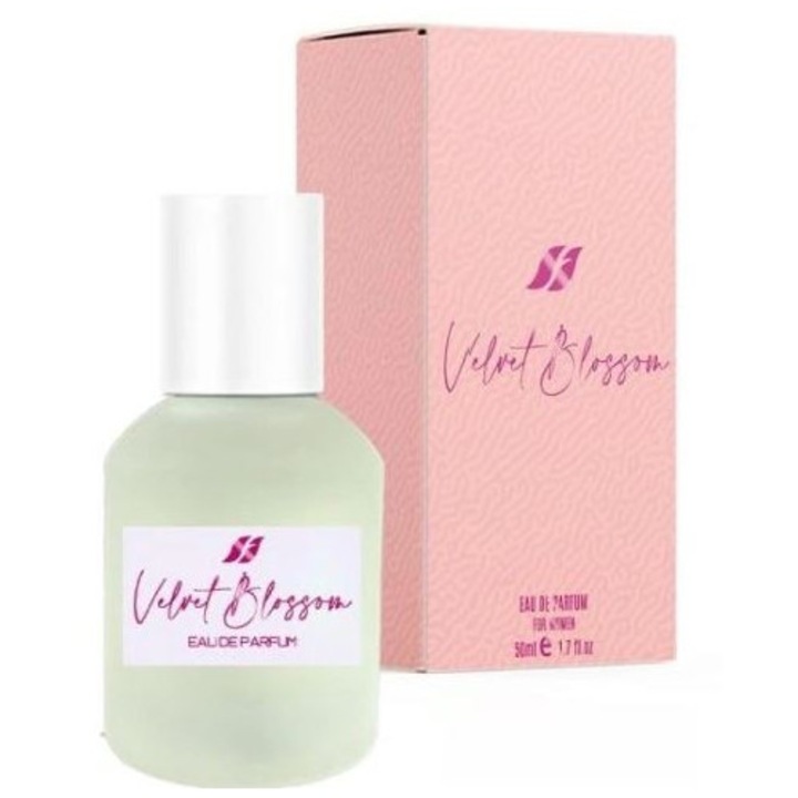Parfum pentru femei, Farmasi Velvet Blossom, 50ml, note de pistacie si iasomie, flacon elegant