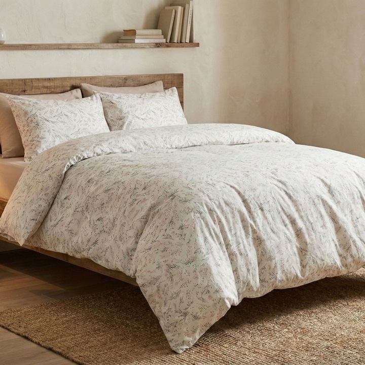 Ágynemű garnitúra dupla ágyra, Különleges ágyneműk, 100% szatén pamut, diszkrét virágok, 240x270cm, 4 részes szett