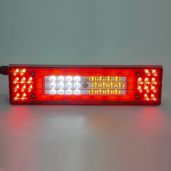 Stop stânga LED tip Mercedes, cu sticlă cristalină, marcat E