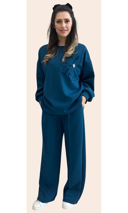 Trening dama cu floare aplicata, din 45%vascoza si 55% elastan, Turcoaz