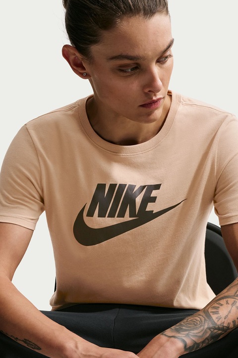 Nike, Тениска Sportswear Essentials с лого, Черен/Светлокафяв