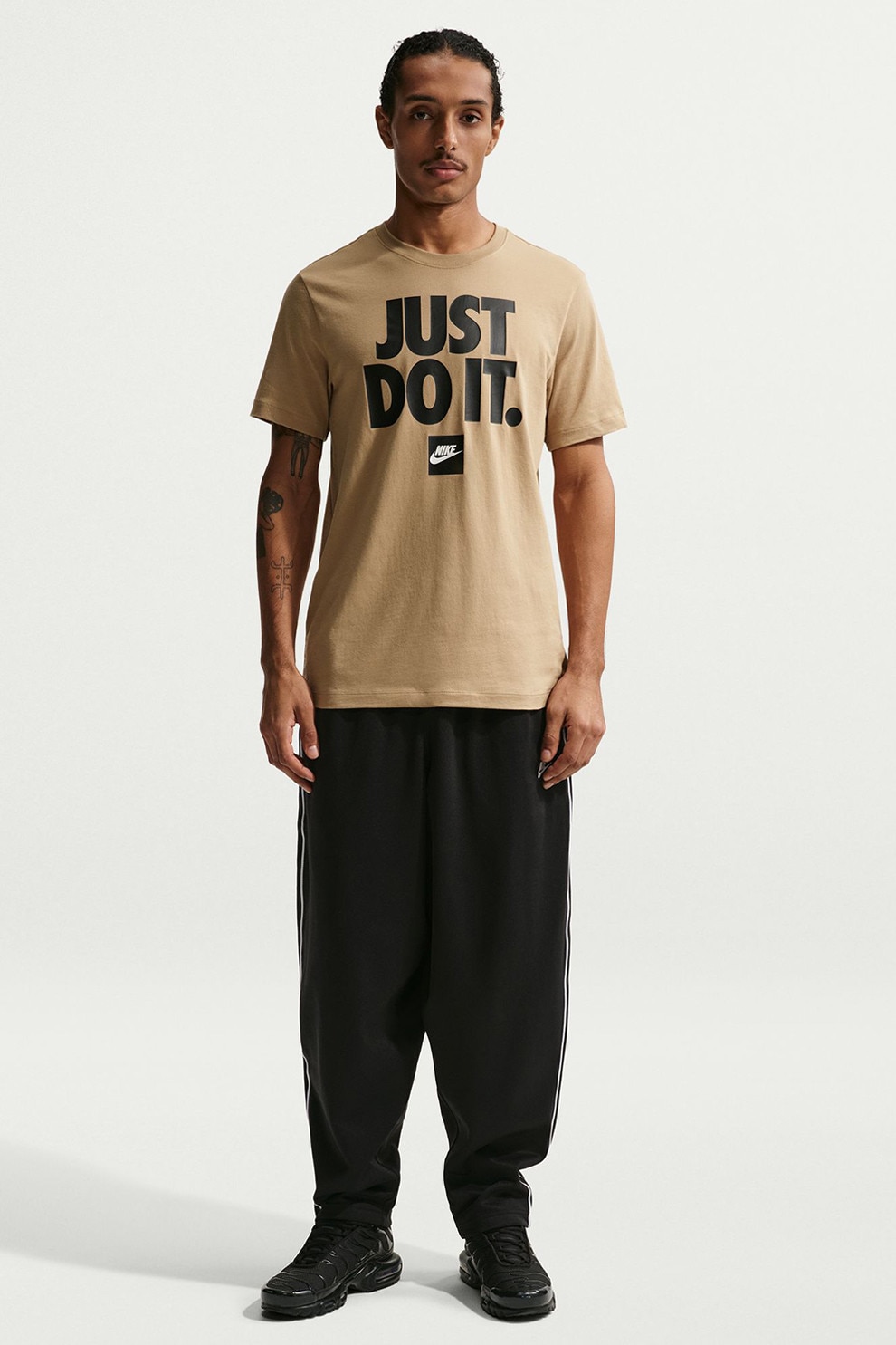 Nike, Tricou regular fit din bumbac cu imprimeu Sportswear, Negru, Maro deschis, XL