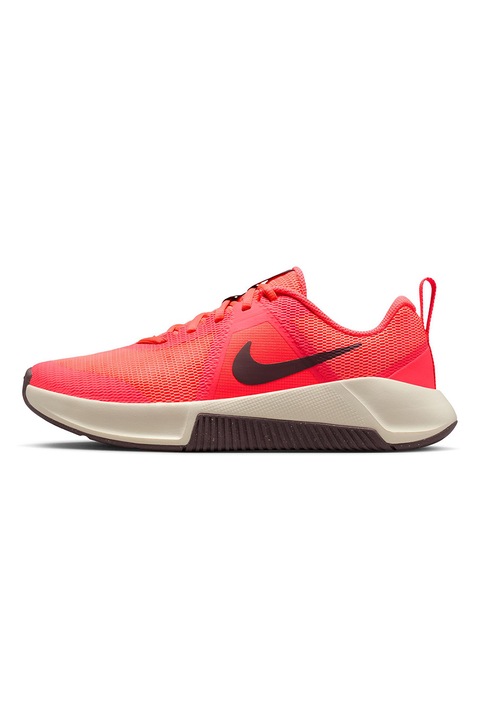Nike, MC Trainer 3 sportcipő logóval, Fekete/Élénkpiros