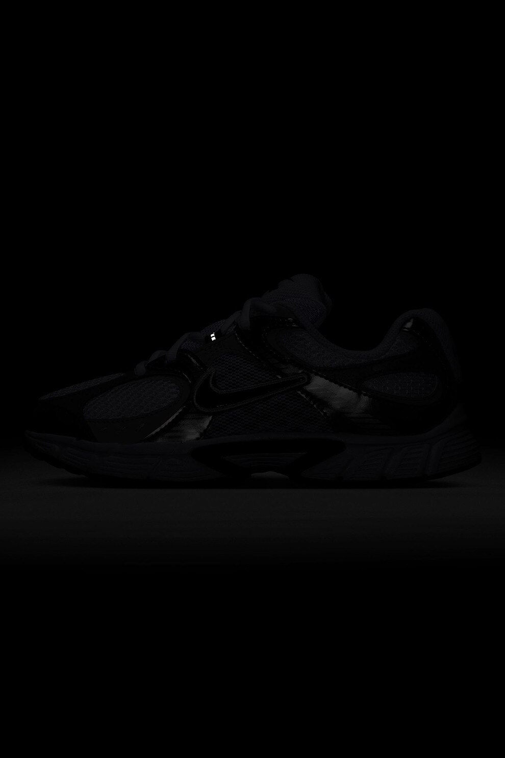 Nike, Pantofi sport V5 RNR din plasa, Gri, Alb optic, 38 EU - eMAG.ro