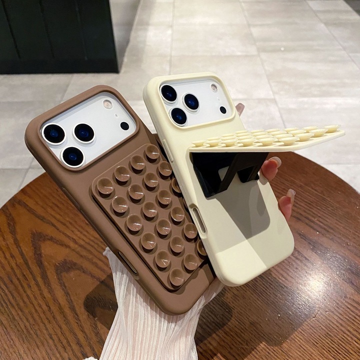 Husa din Silicon pentru iPhone 17 Pro, Flippy, Carcasa de Protectie cu Ventuze, din Cauciuc Moale Rezistenta la Socuri, Galben