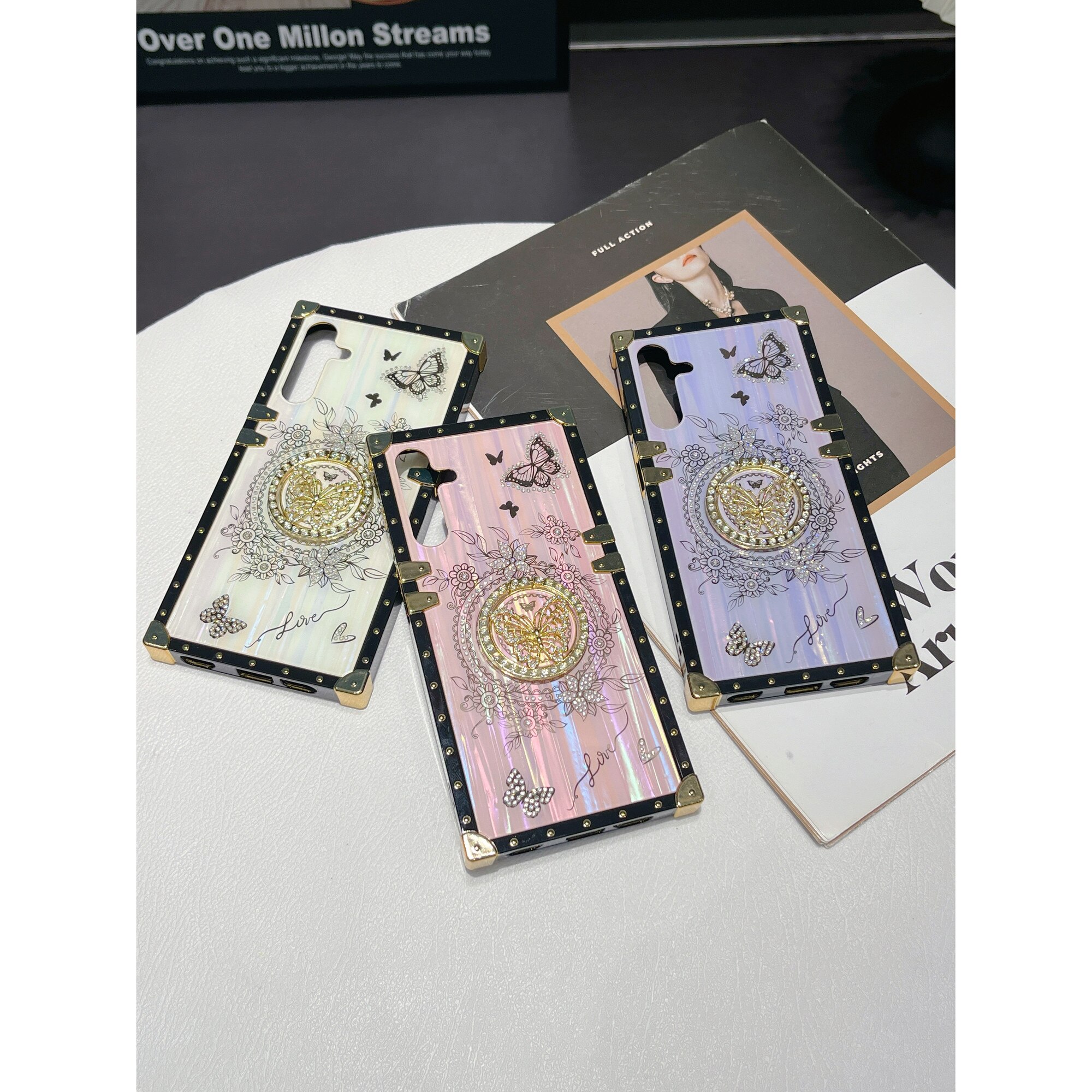 Husa pentru Samsung Galaxy S25 Ultra cu MagSafe, Fluture Aurora cu Diamante, Protectie durabila din PC, LIXR-03EN, Roz