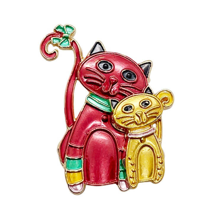 Brosă PRAVALIA CU SURPRIZE, pisici, aurie, roșu/galben, 5 cm