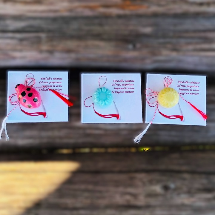 Set 3 martisoare ceara parfumata pentru aromaterapie, wax melts, diverse forme si arome, multicolor