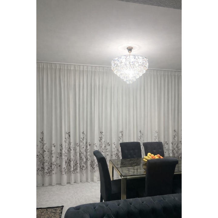 Копринена перде, със сив флорален мотив, изработена на режанса 400 x 270 см