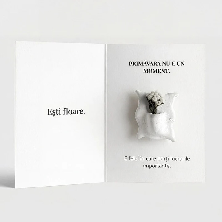 Martisor brosa cu flori naturale I Wood Be, in forma de vaza, material lut lacuit, snur traditional bumbac